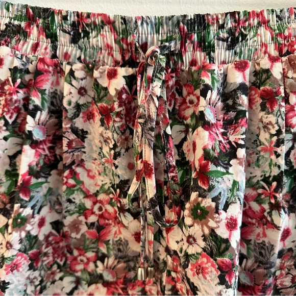 Floral Print Silky Lounge Shorts One Size (Size L - Check Measurements) - Picture 3 of 5